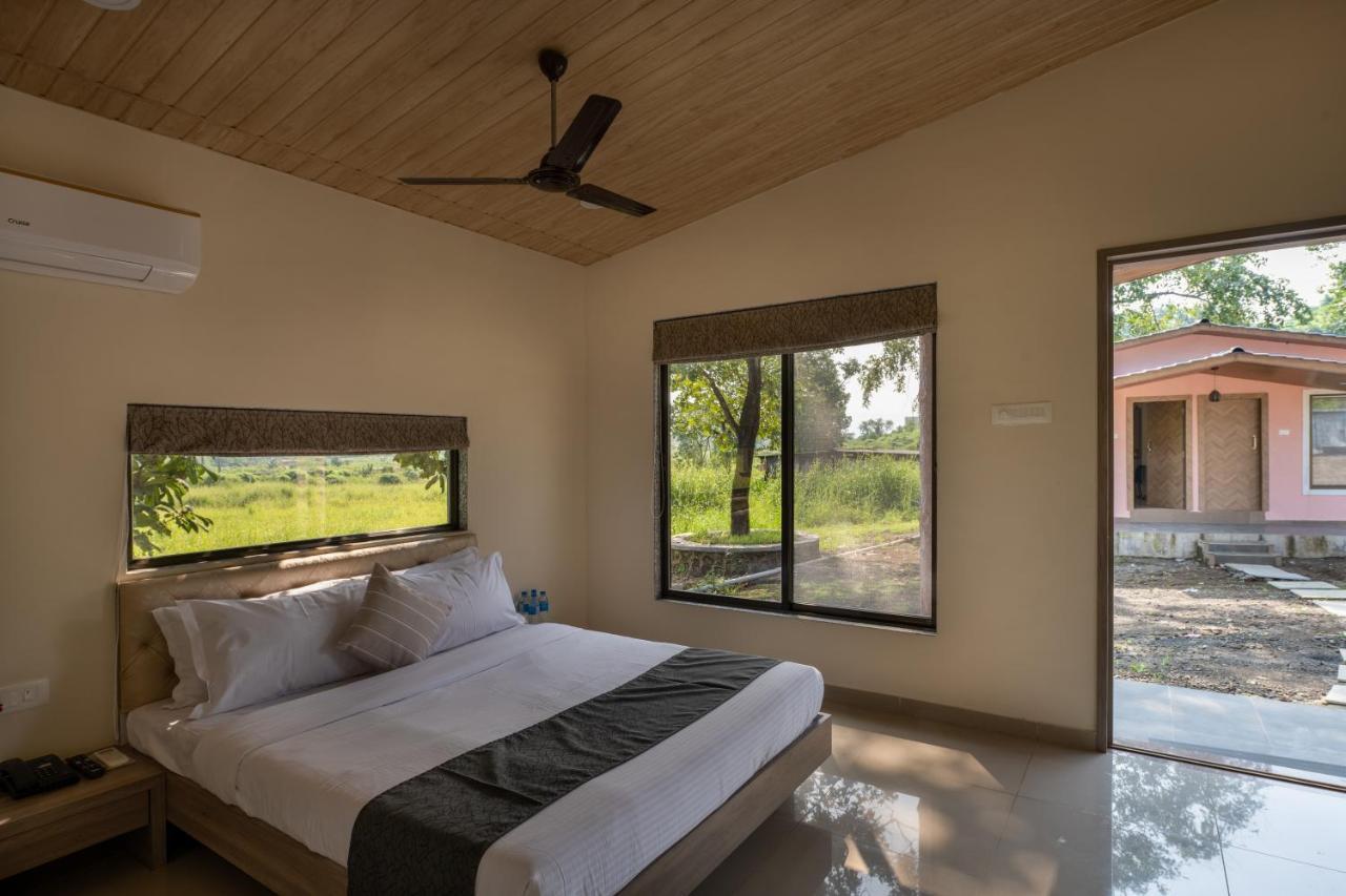 Hillrock Resort & Villas, Neral-Карджат Екстериор снимка
