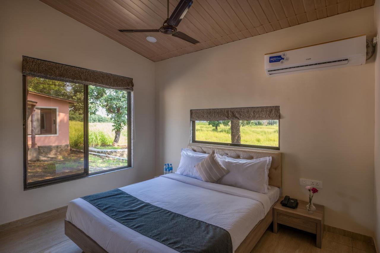 Hillrock Resort & Villas, Neral-Карджат Екстериор снимка