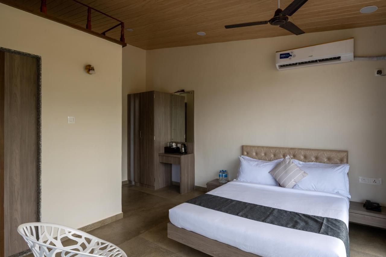 Hillrock Resort & Villas, Neral-Карджат Екстериор снимка
