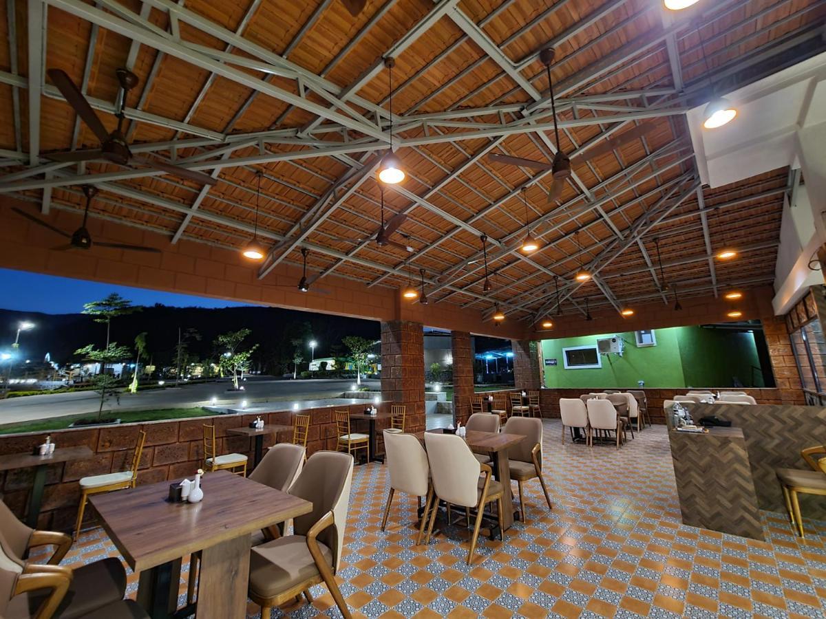 Hillrock Resort & Villas, Neral-Карджат Екстериор снимка